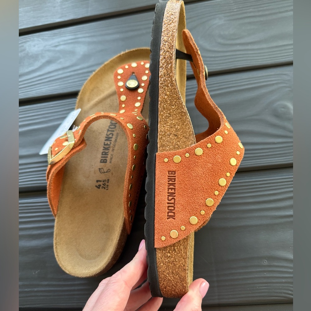 NWT Birkenstock Gizeh Suede Rust w/ Gold Rivets W10-10.5 SOLD OUT - Picture 3 of 8
